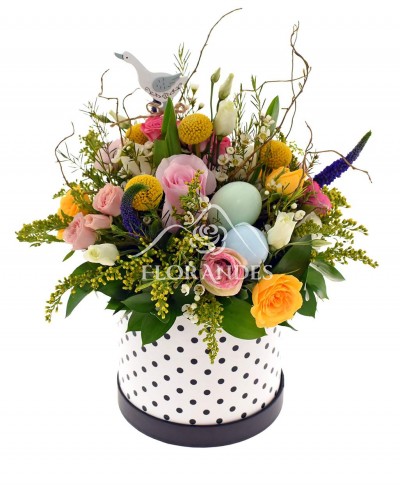 Aranjament floral minitrandafiri si ranunculus