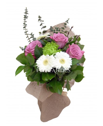 Buchet trandafiri mov si gerbera alba Buchet trandafiri mov si gerbera alba