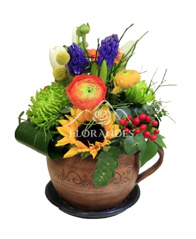 Aranjament floral ranunculus si zambile Aranjament floral ranunculus si zambile