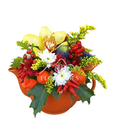Aranjament floral crizantema si ardei decorativ